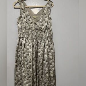 Chic Patterned Midi Dress in Gray